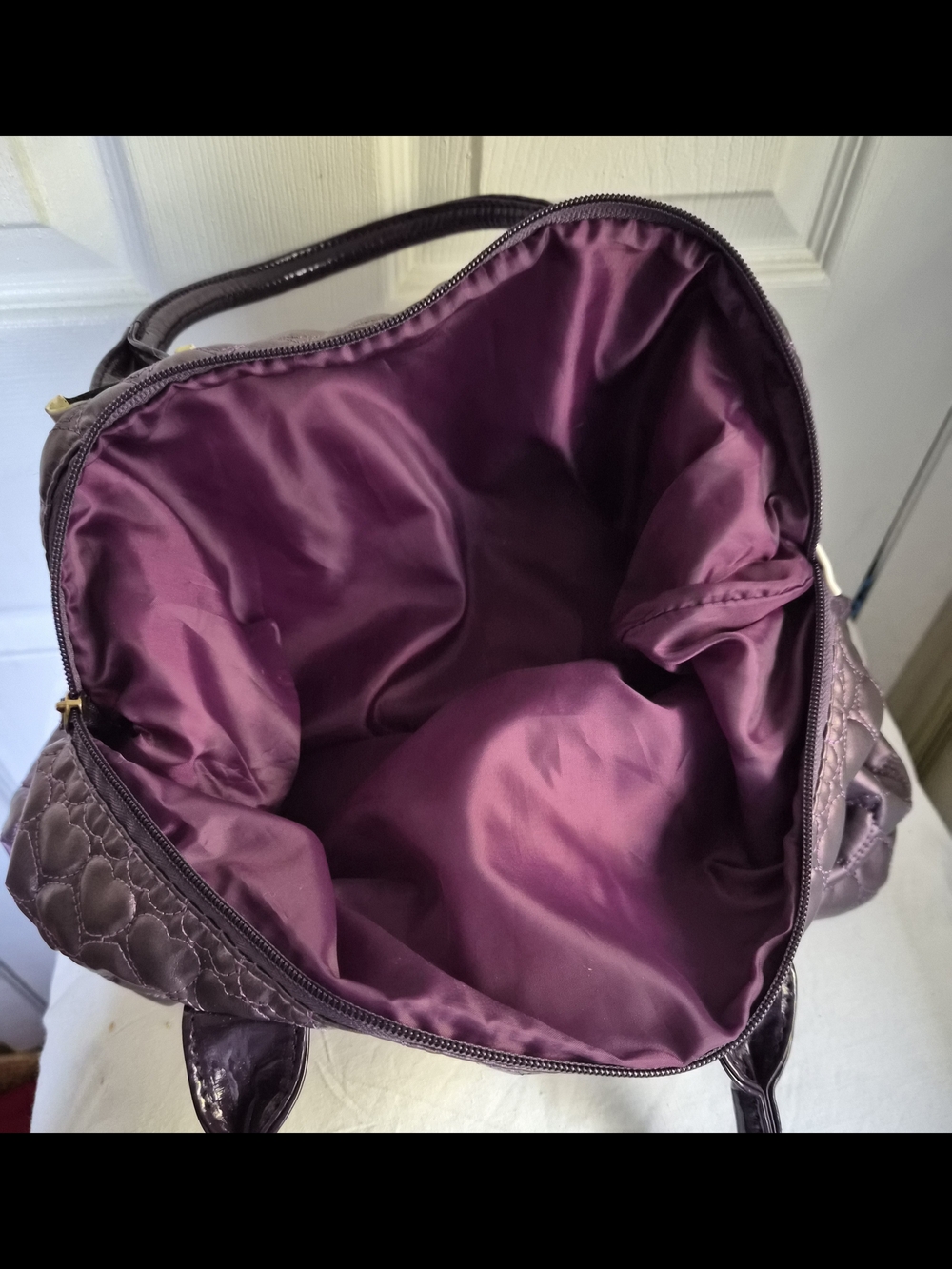 Vintage 2012 Justin Bieber Metallic Plum Quilted Tote with Cream Trim - Picture 6 of 6